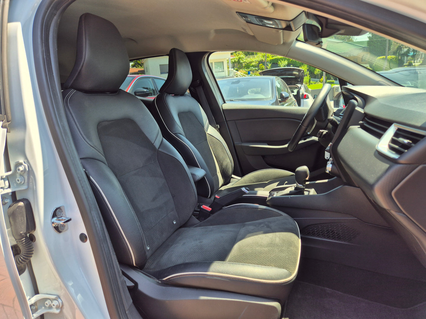 RENAULT CLIO E-TECH HYBRID