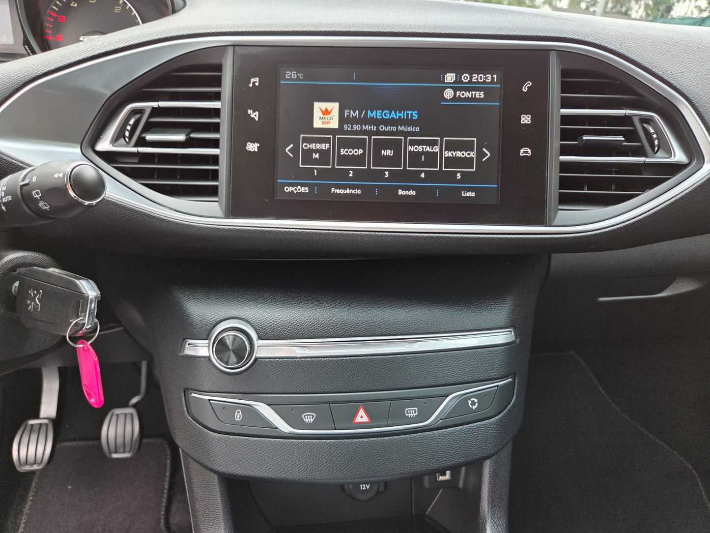 PEUGEOT 308