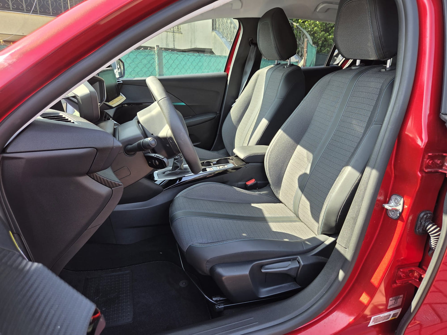 Peugeot 208 ALLURE 2023