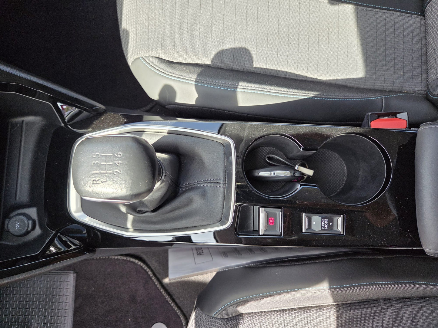 Peugeot 208 ALLURE 2023