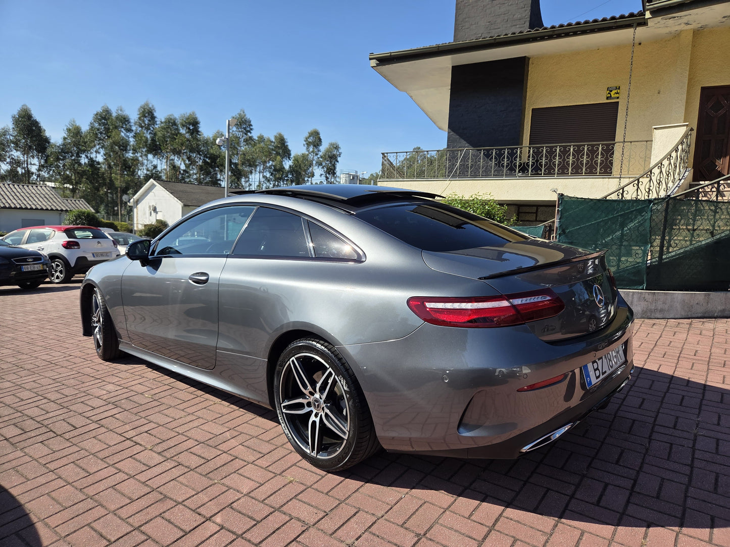 Mercedes-Benz E 220 d COUPÉ