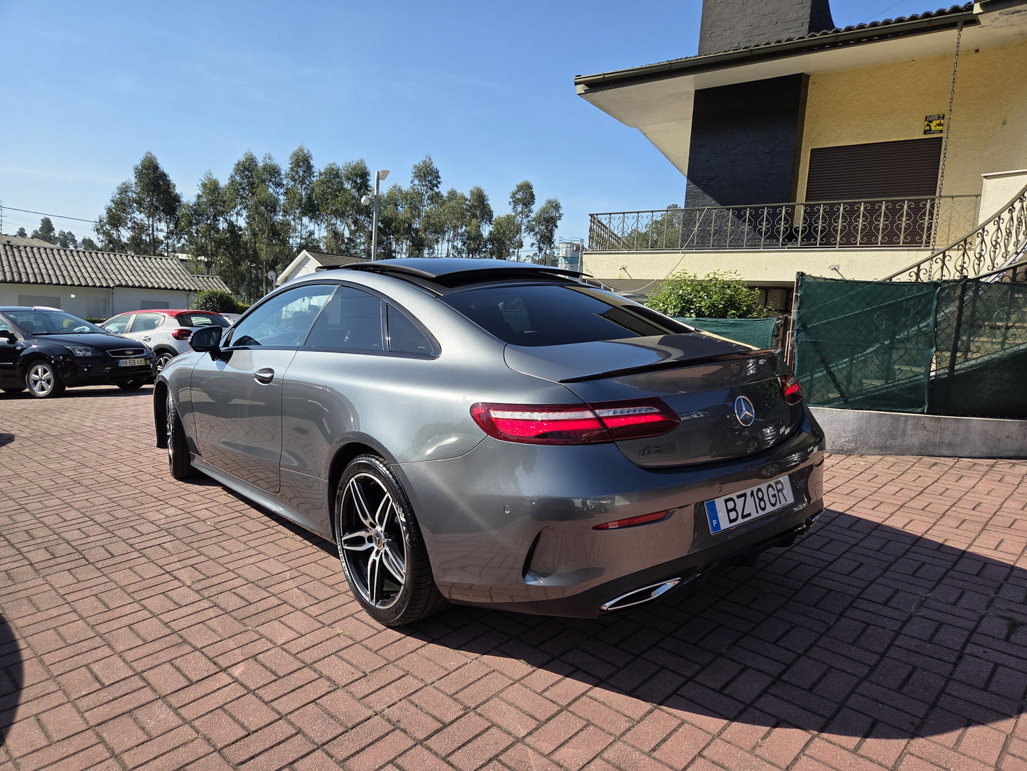 Mercedes-Benz E 220 d COUPÉ