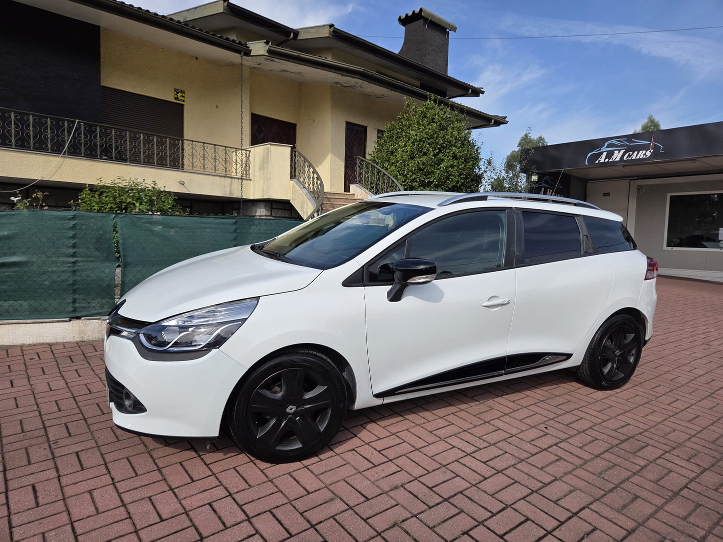 RENAULT CLIO SPORT TOURER 1.5 DCI