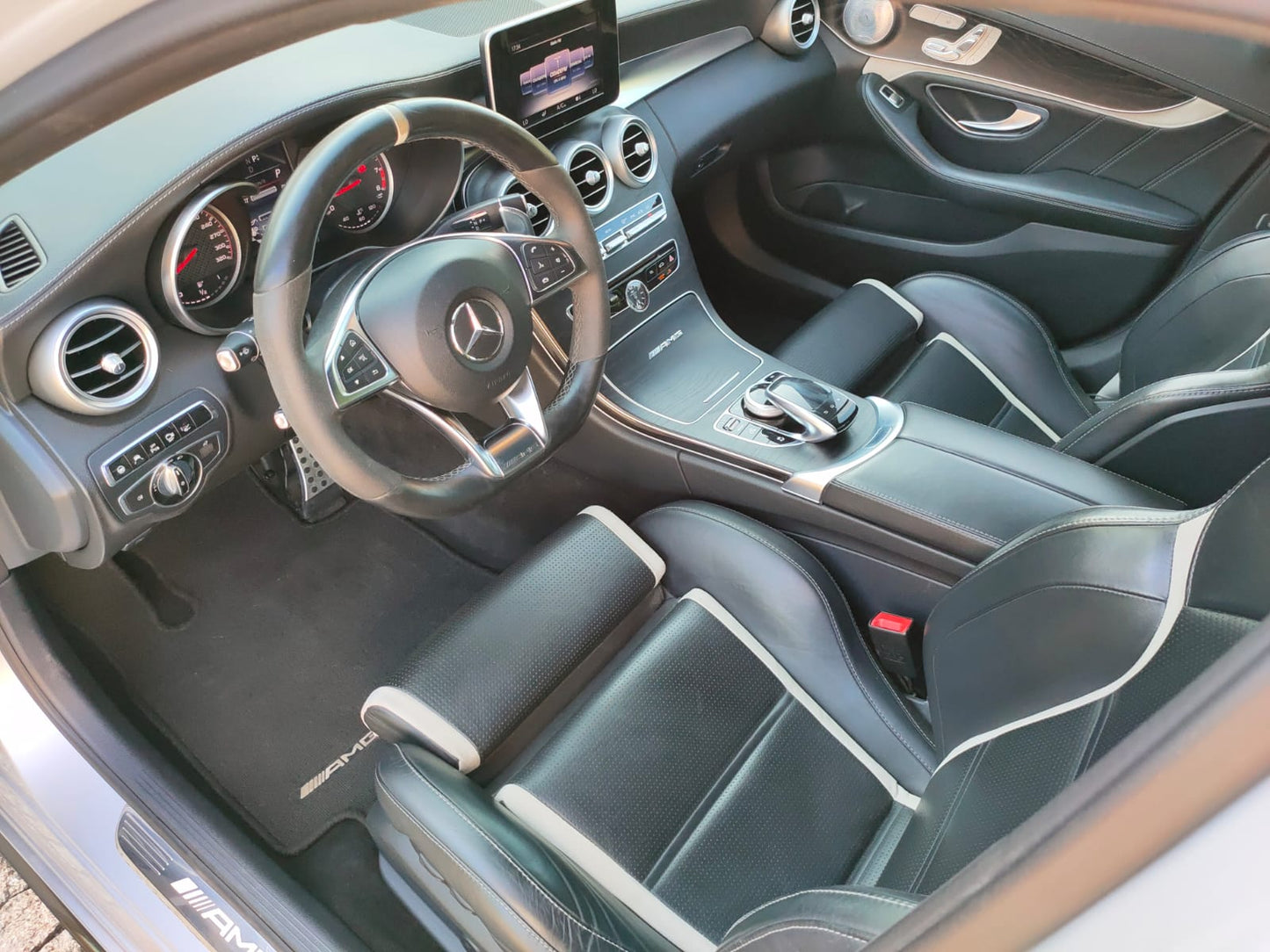 Mercedes-Benz C63s AMG