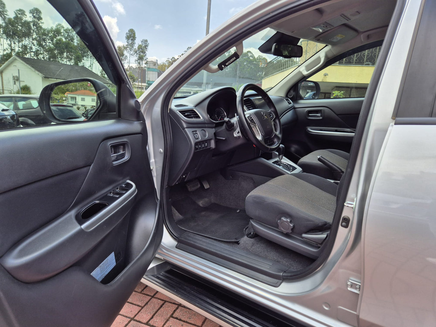 Mitsubishi L200 Strakar