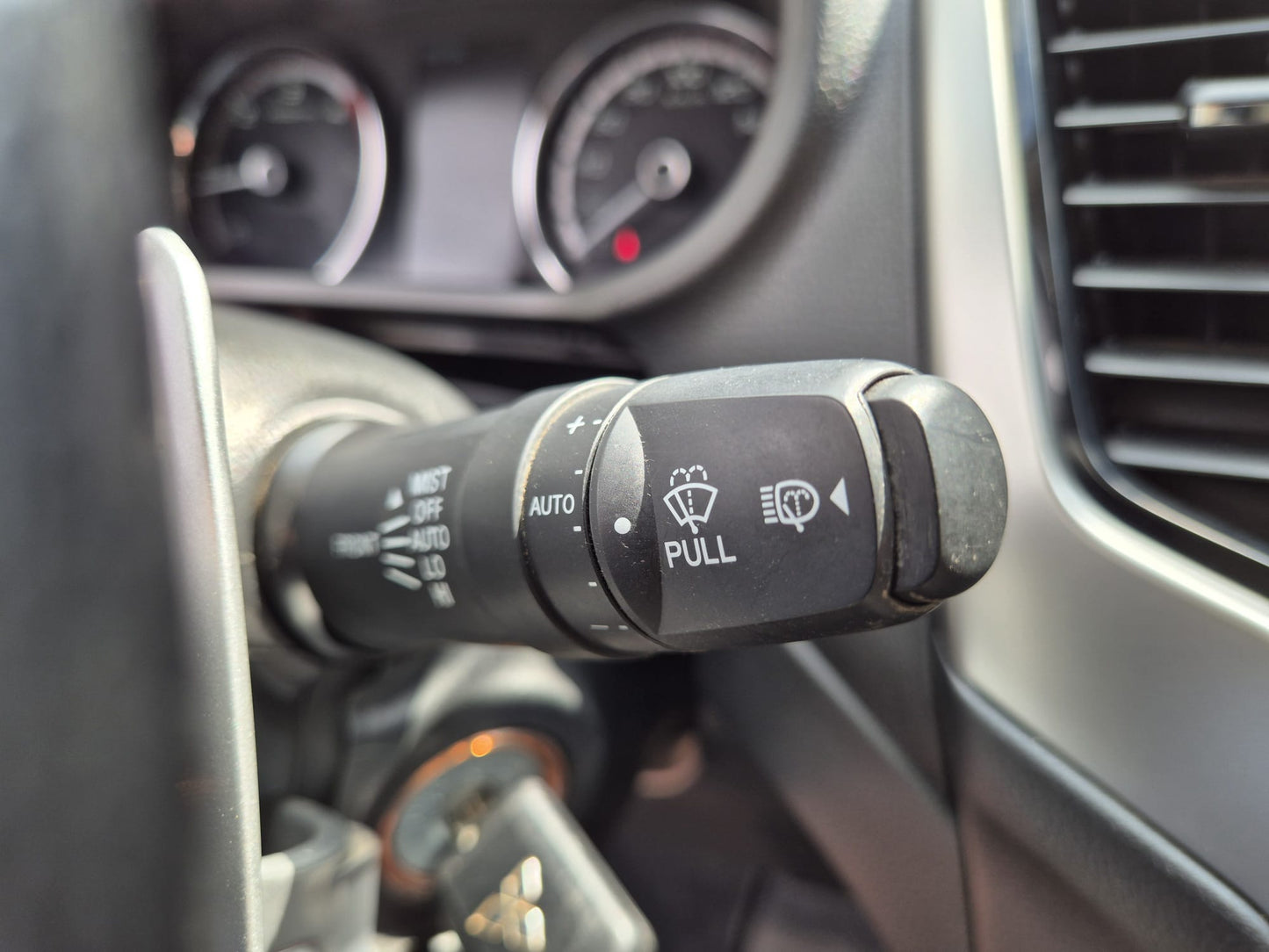 Mitsubishi L200 Strakar