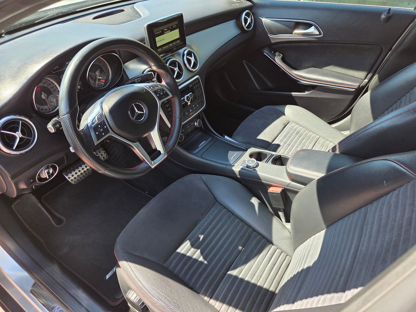MERCEDES GLA 200d 7G-TRONIC AMG LINE
