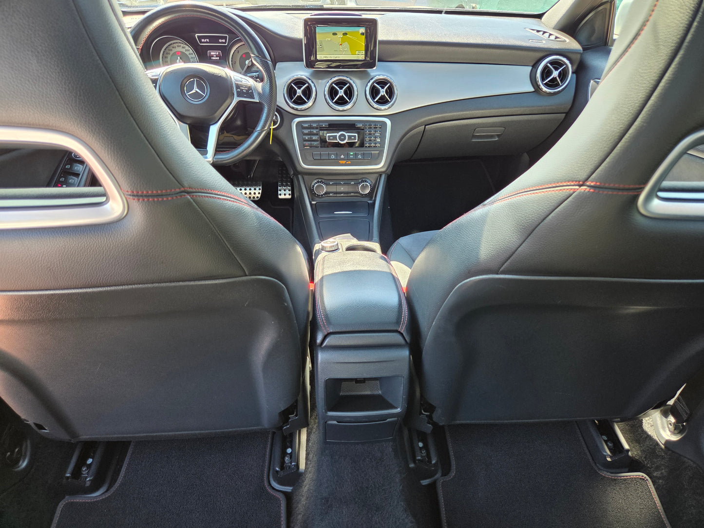 MERCEDES GLA 200d 7G-TRONIC AMG LINE