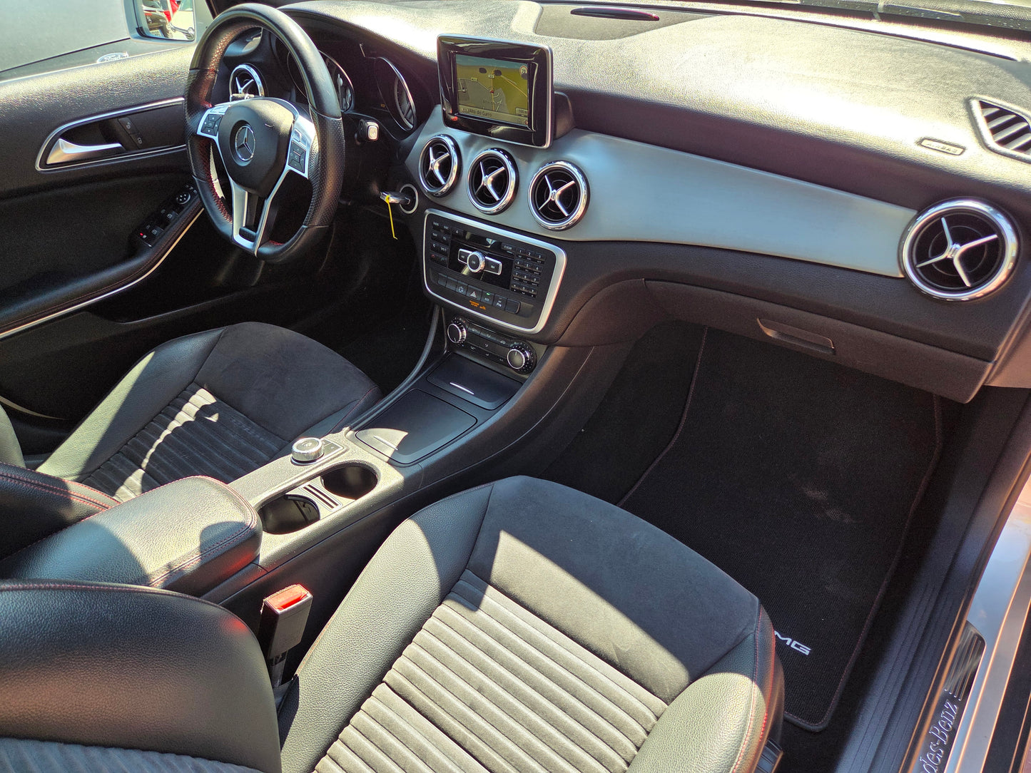 MERCEDES GLA 200d 7G-TRONIC AMG LINE