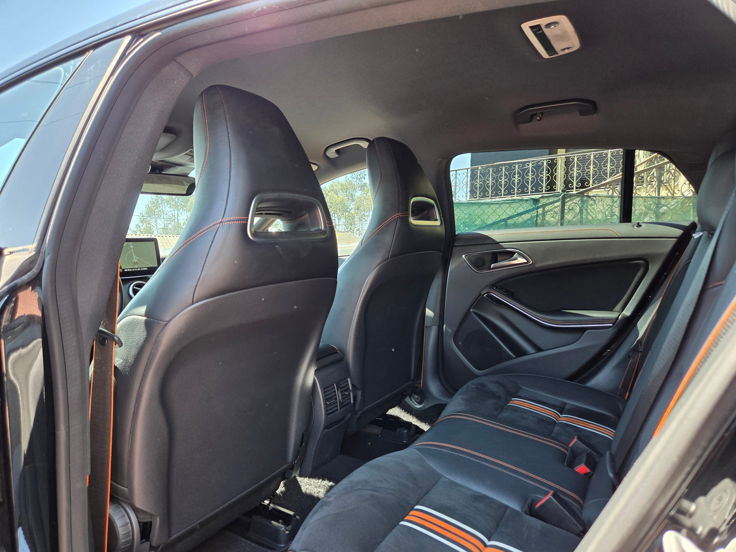 MERCEDES CLA 220D SHOOTING BRAKE ORANGE ART EDITION AMG LINE
