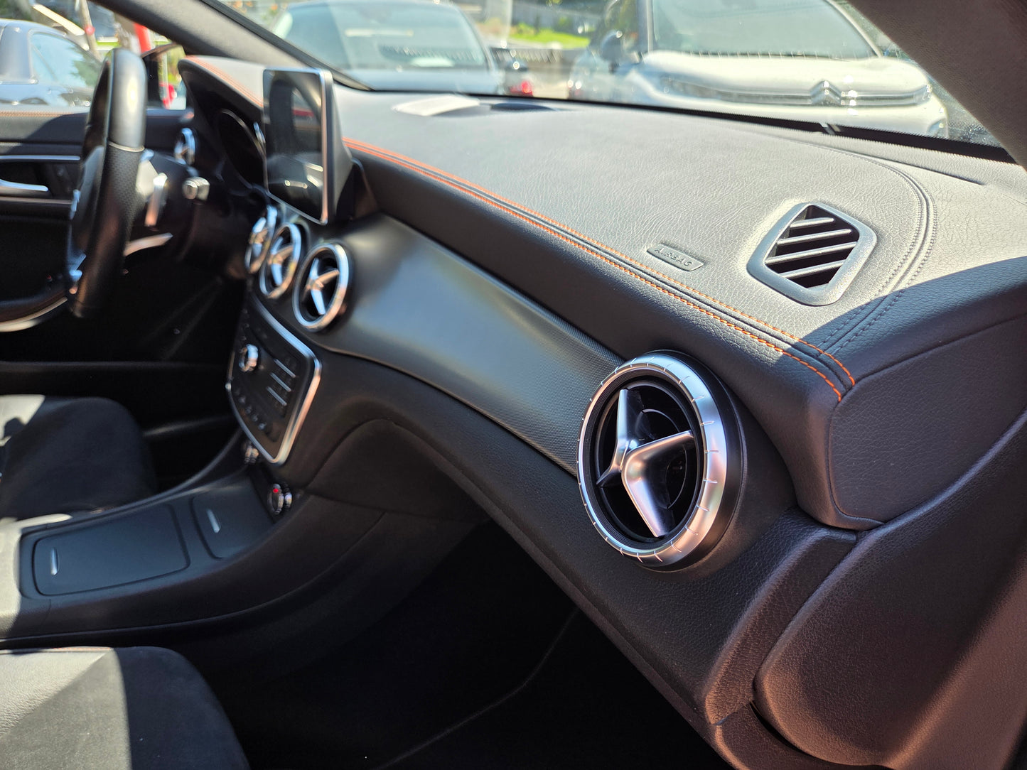 MERCEDES CLA 220D SHOOTING BRAKE ORANGE ART EDITION AMG LINE