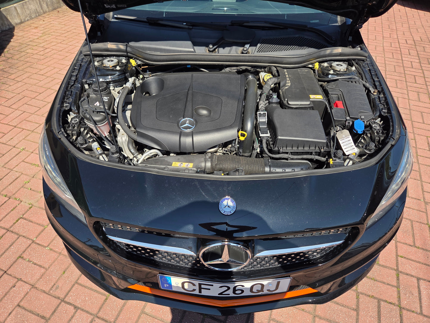 MERCEDES CLA 220D SHOOTING BRAKE ORANGE ART EDITION AMG LINE