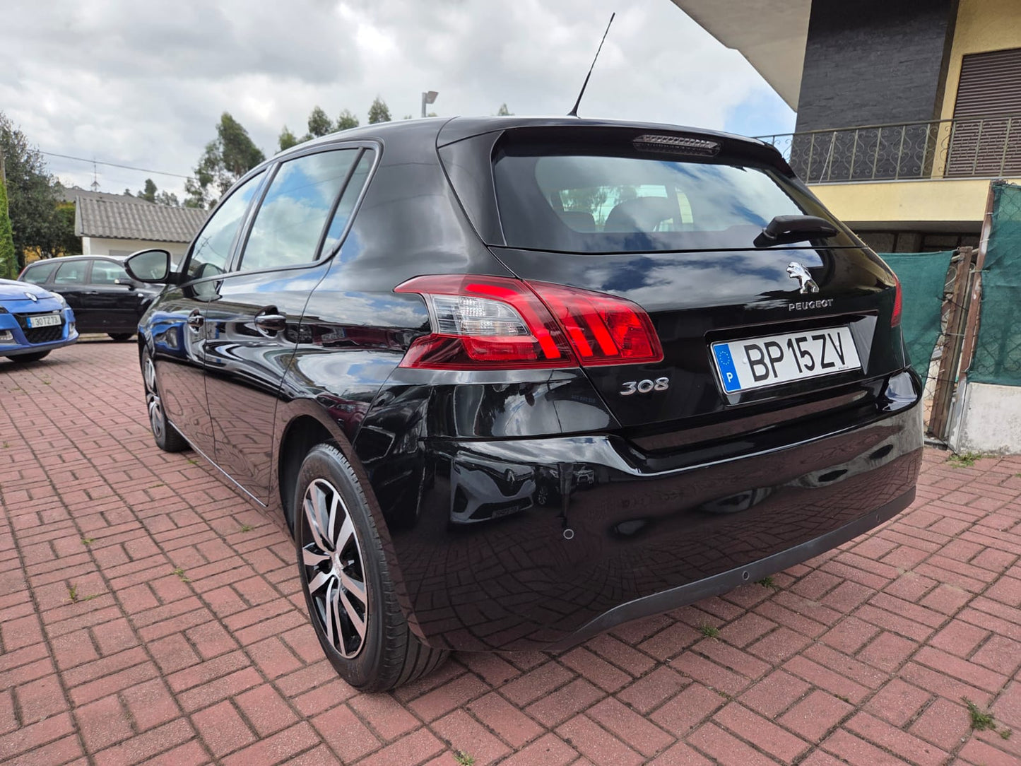PEUGEOT 308