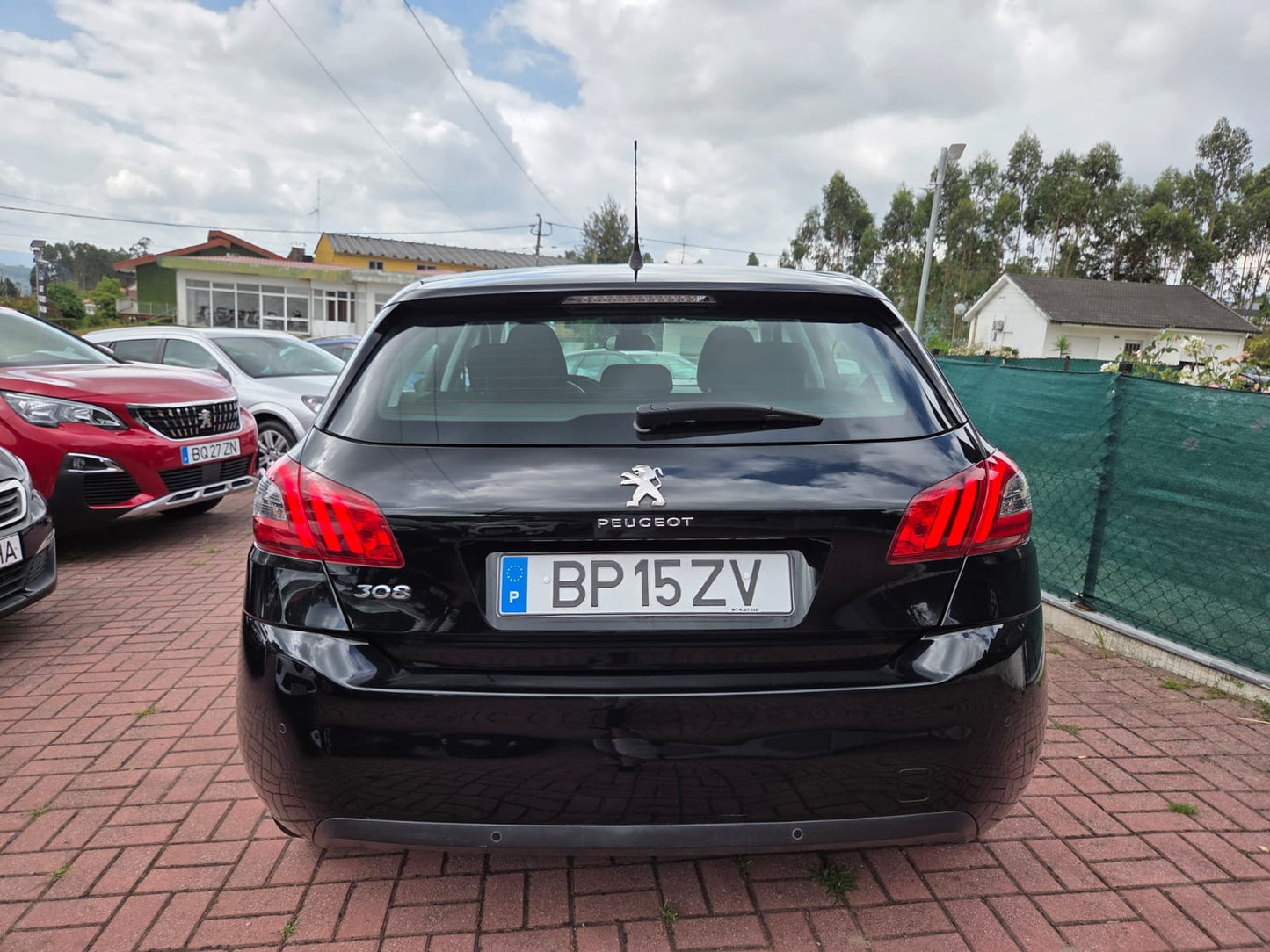 PEUGEOT 308