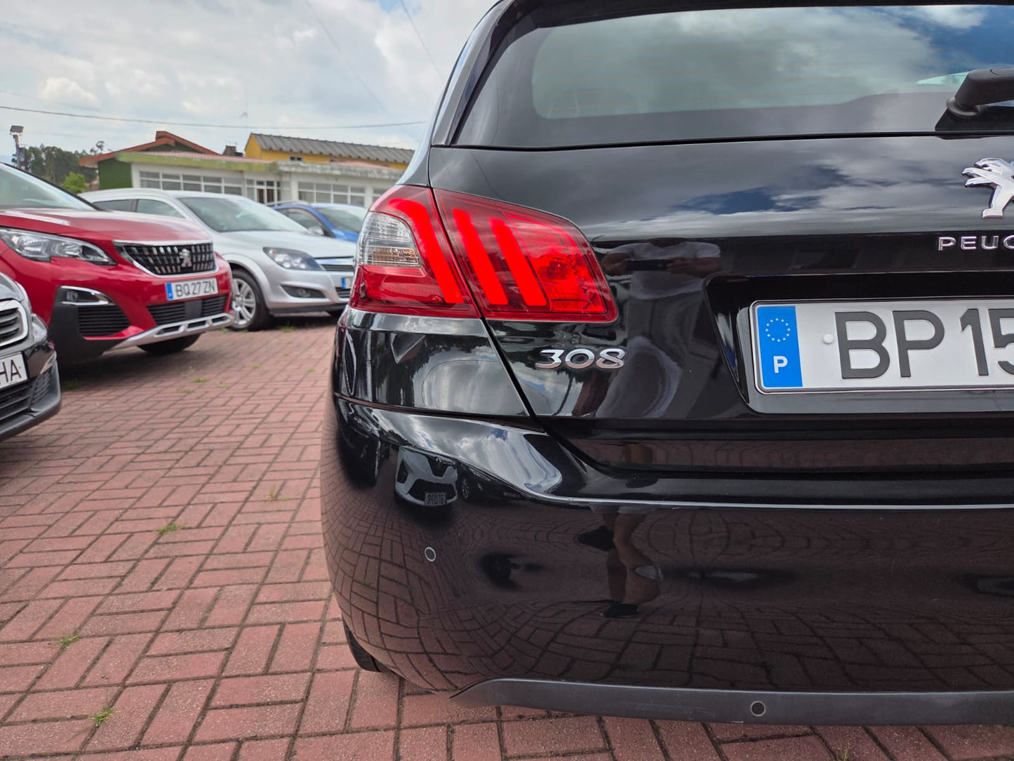 PEUGEOT 308