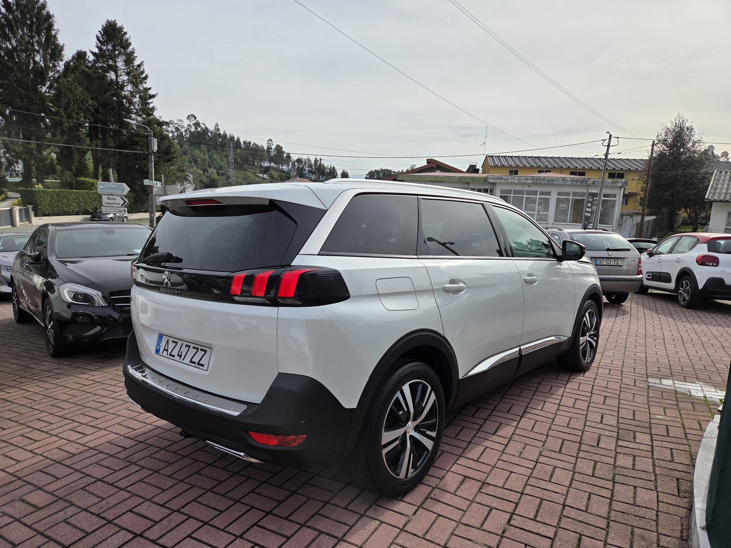 PEUGEOT 5008 ALLURE EAT8