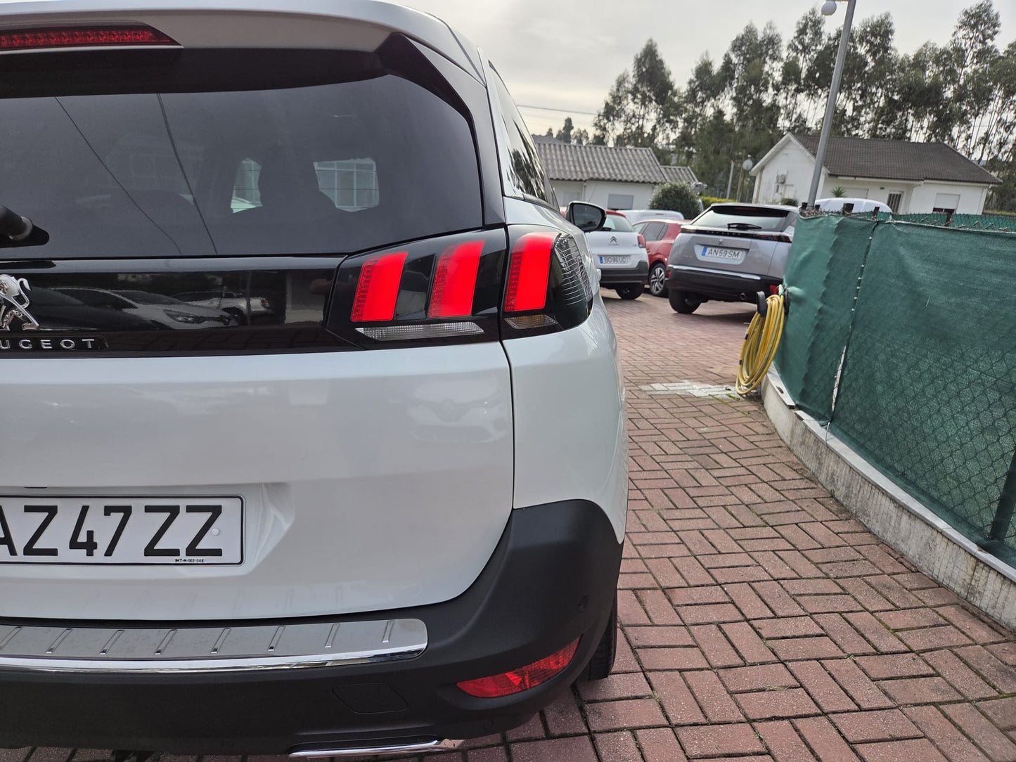PEUGEOT 5008 ALLURE EAT8
