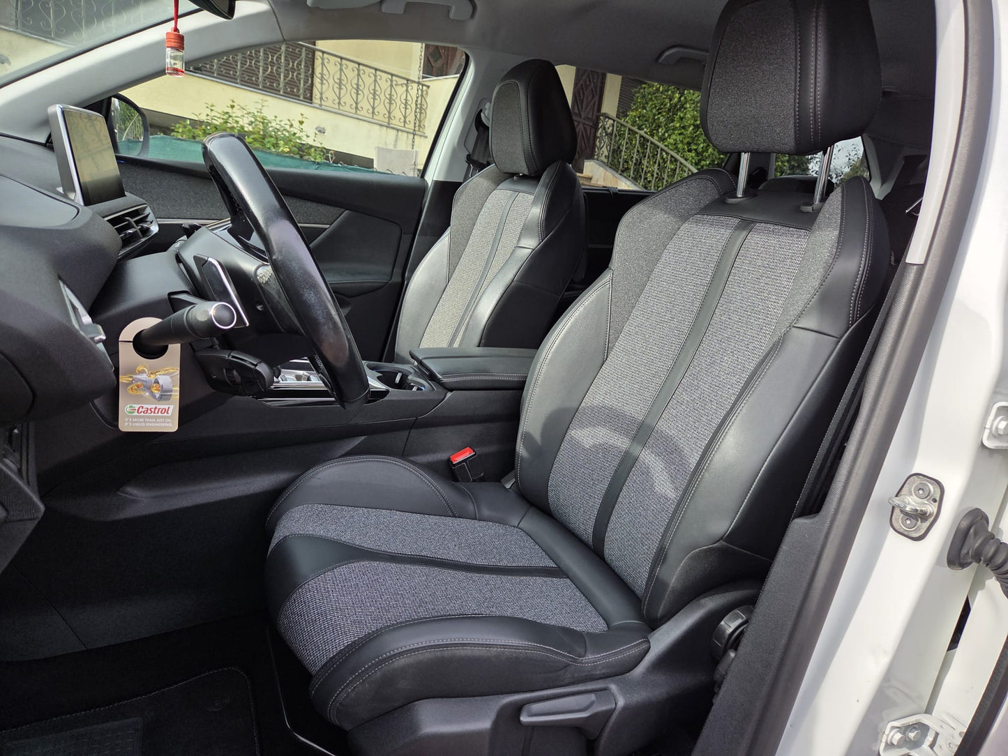 PEUGEOT 5008 ALLURE EAT8