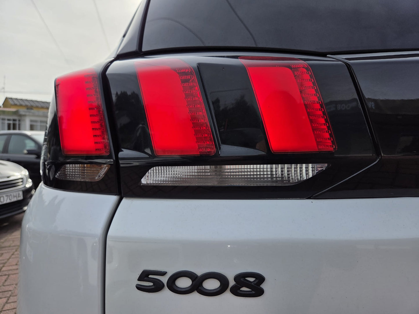 PEUGEOT 5008 ALLURE EAT8