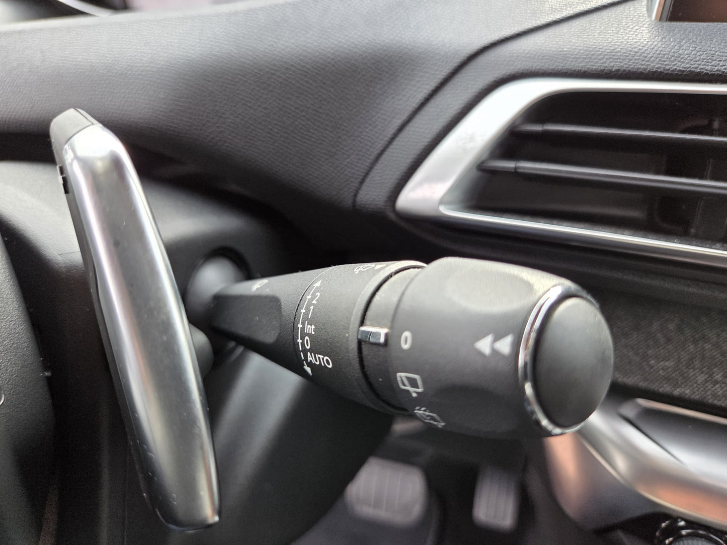 PEUGEOT 5008 ALLURE EAT8