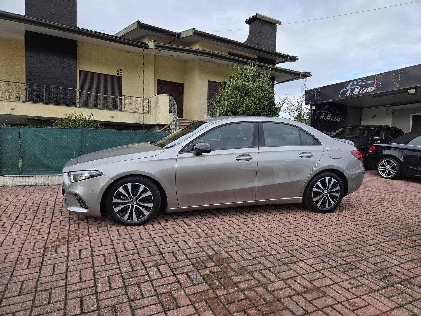 MERCEDES-BENZ A LIMOUSINE 7G-DCT 2020