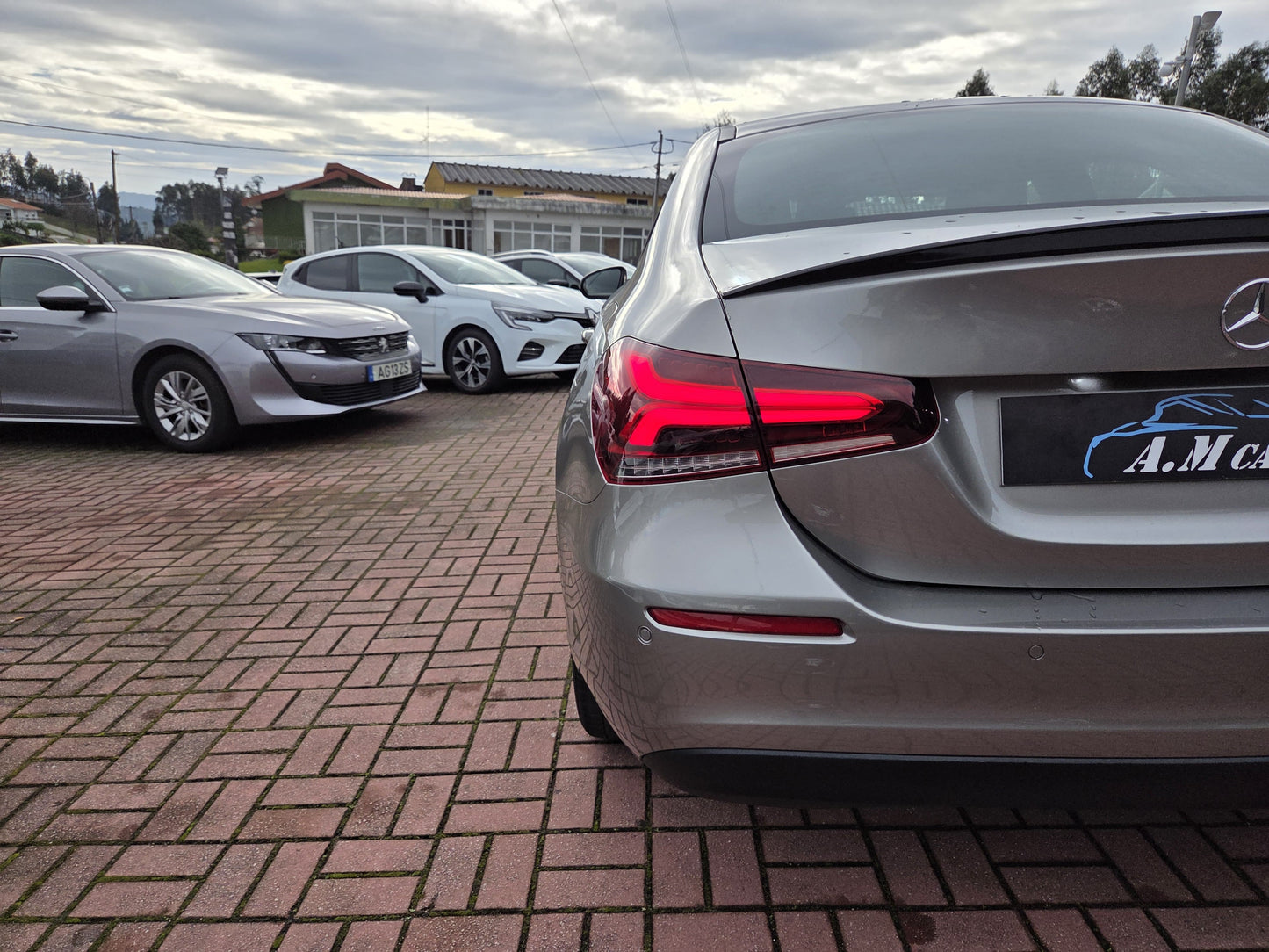 MERCEDES-BENZ A LIMOUSINE 7G-DCT 2020
