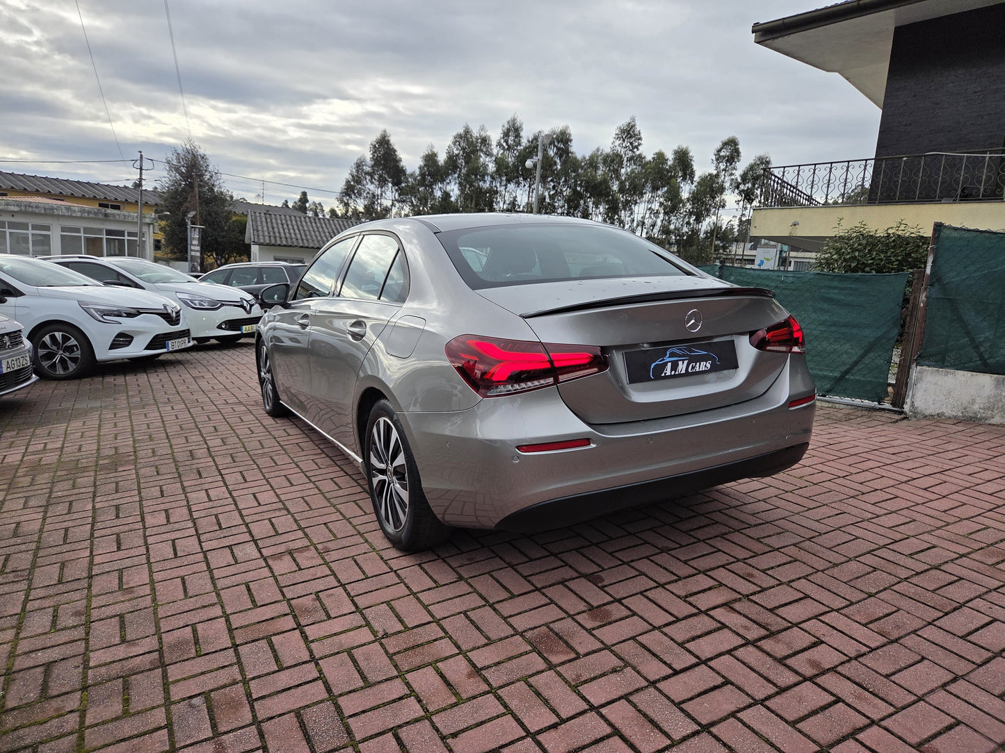 MERCEDES-BENZ A LIMOUSINE 7G-DCT 2020