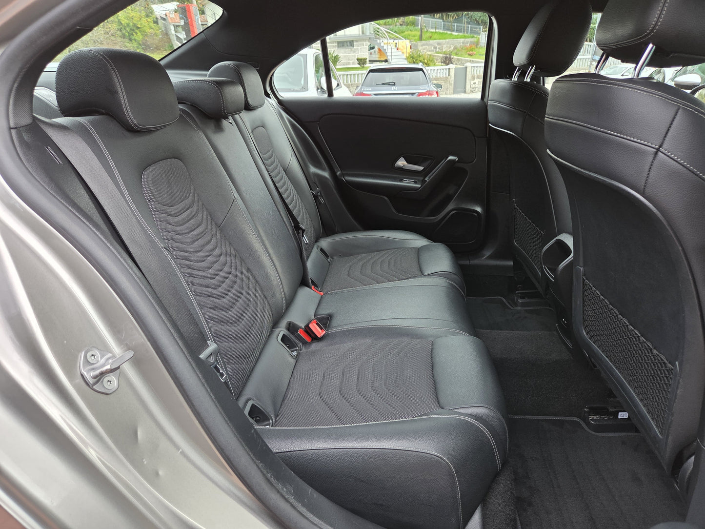 MERCEDES-BENZ A LIMOUSINE 7G-DCT 2020