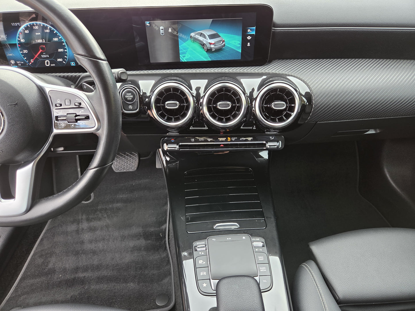 MERCEDES-BENZ A LIMOUSINE 7G-DCT 2020