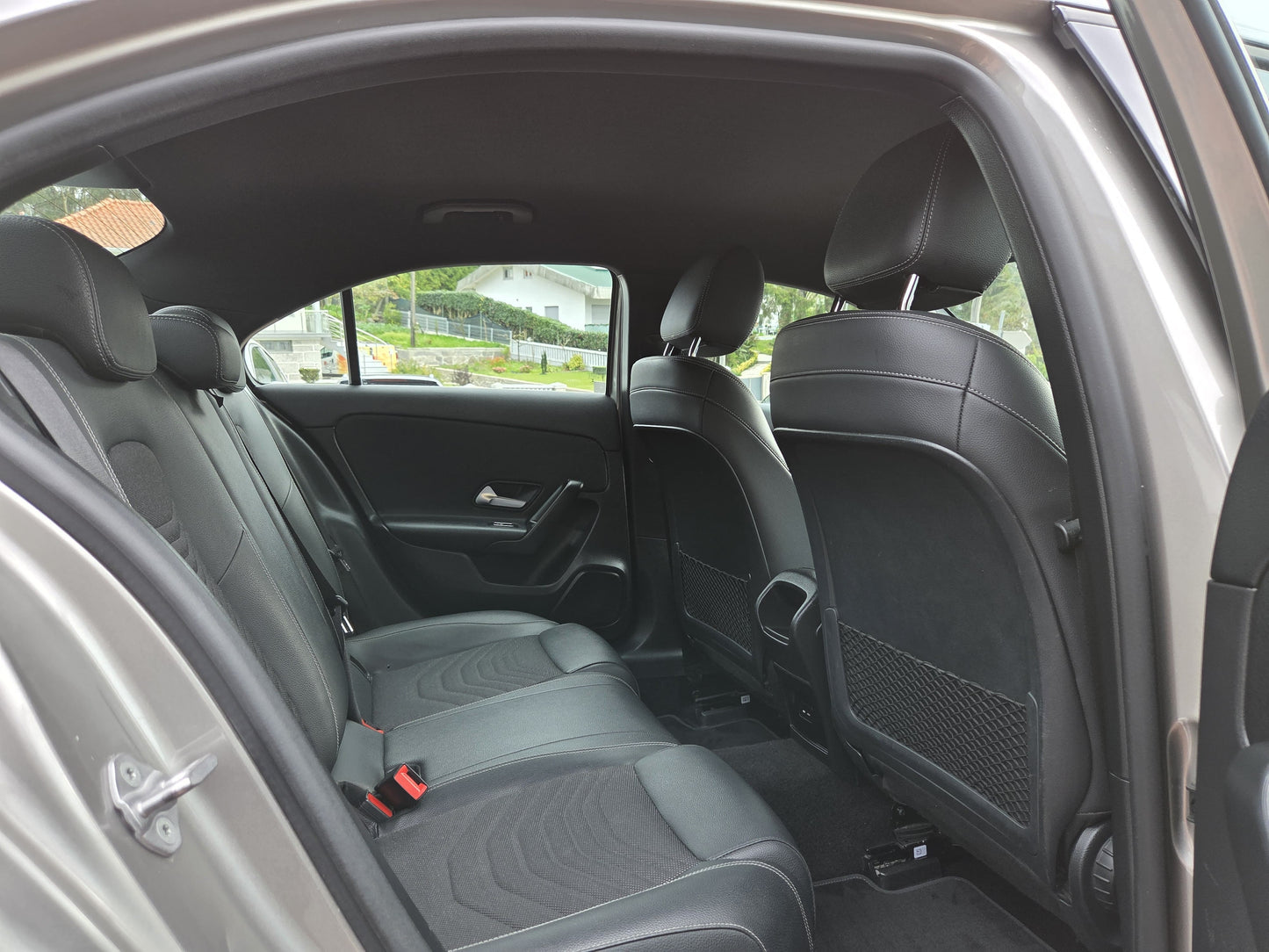MERCEDES-BENZ A LIMOUSINE 7G-DCT 2020