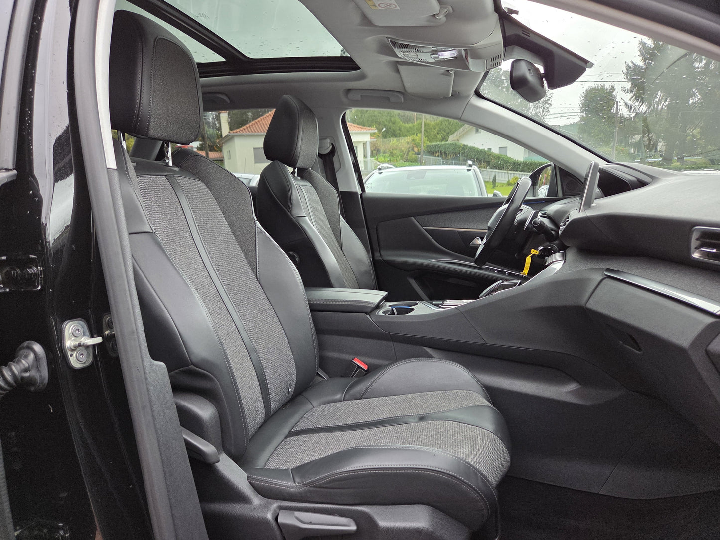 PEUGEOT 3008 ALLURE EAT8