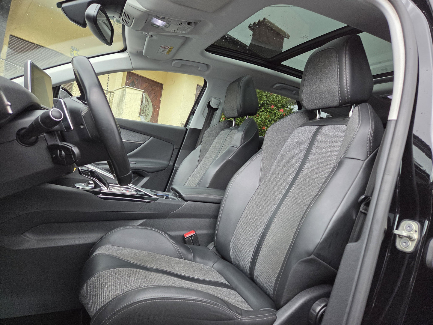 PEUGEOT 3008 ALLURE EAT8
