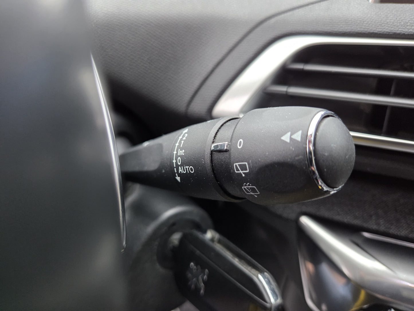 PEUGEOT 3008 ALLURE EAT8