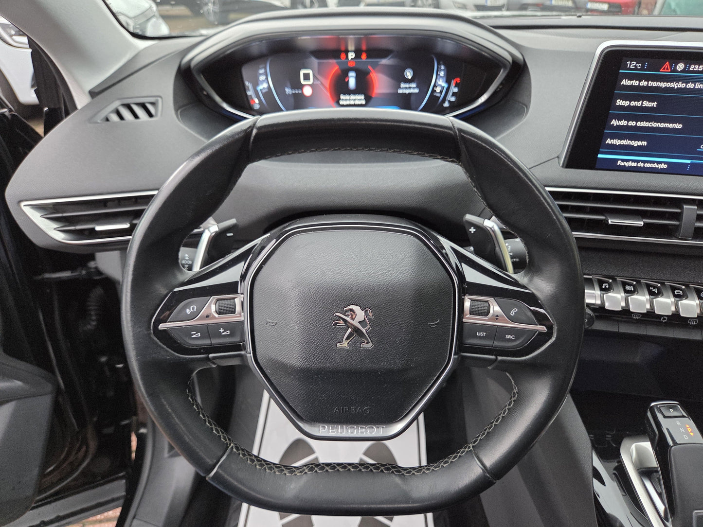 PEUGEOT 3008 ALLURE EAT8