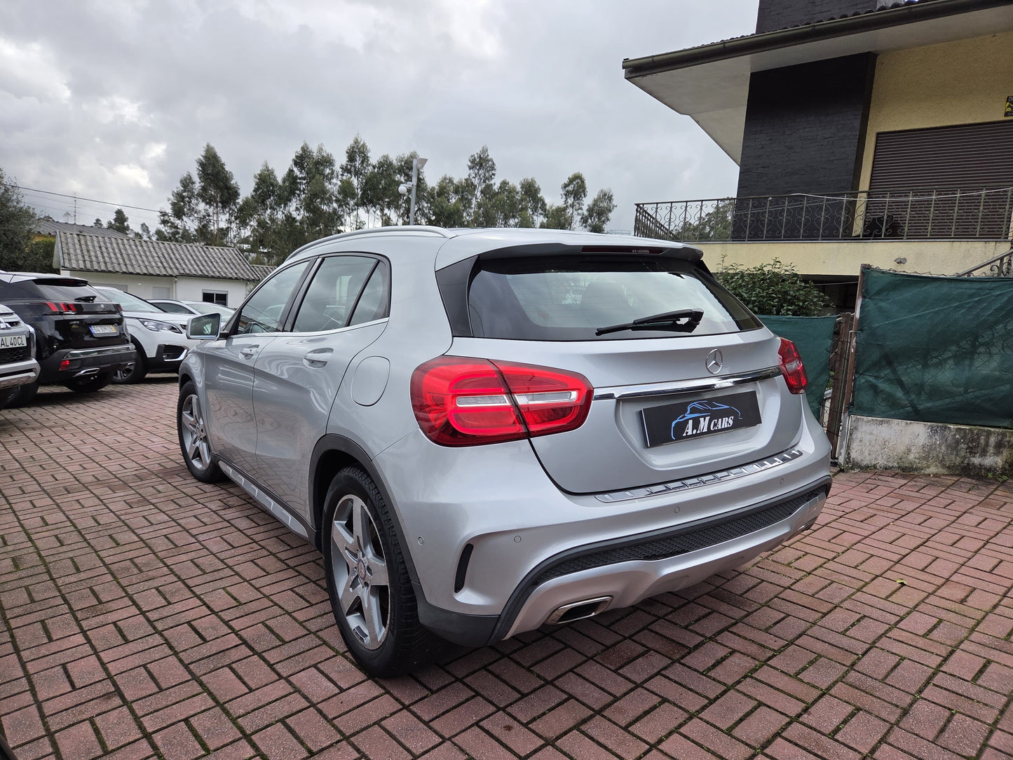 MERCEDES GLA 200d 7G-TRONIC AMG LINE