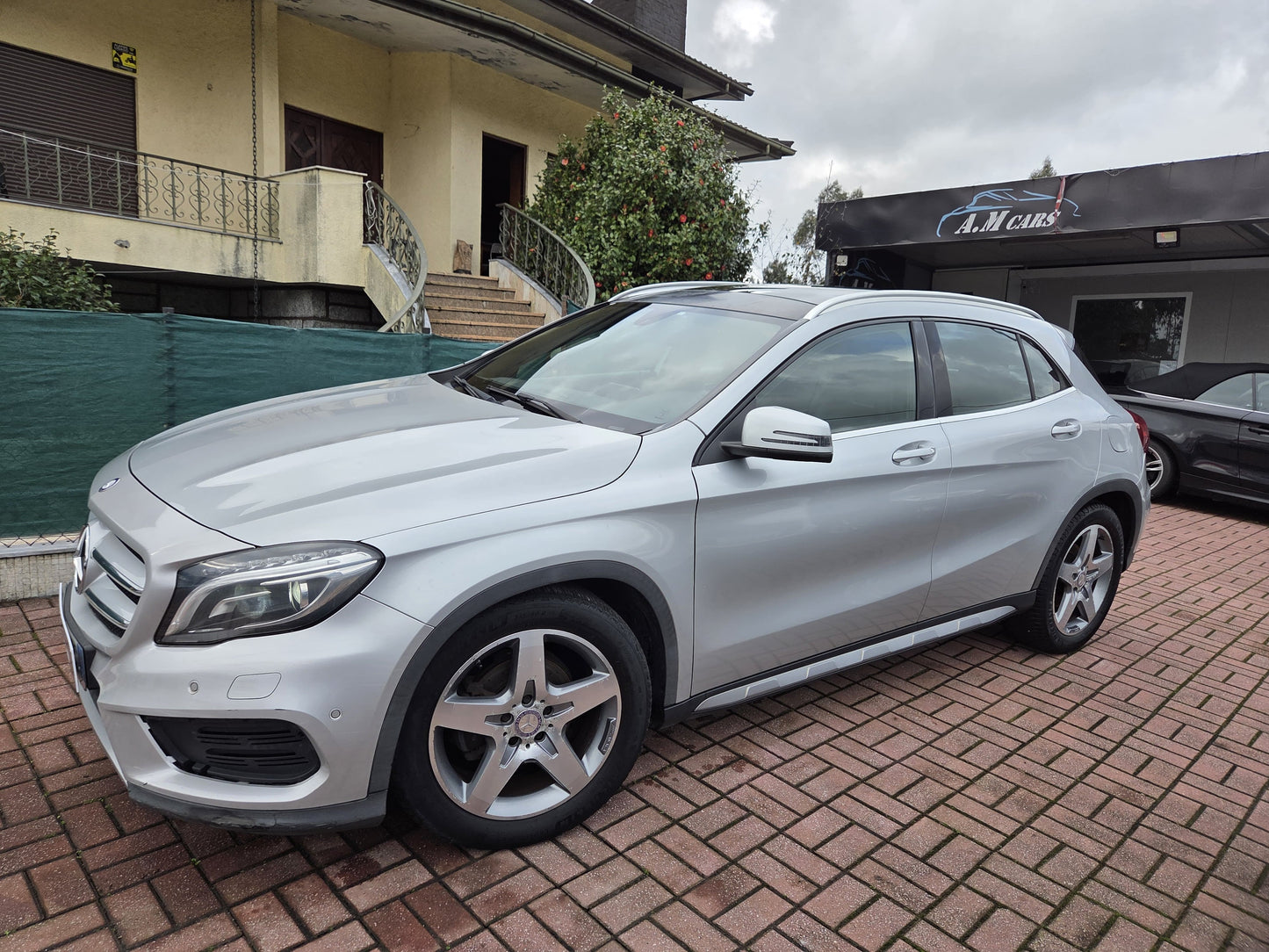 MERCEDES GLA 200d 7G-TRONIC AMG LINE