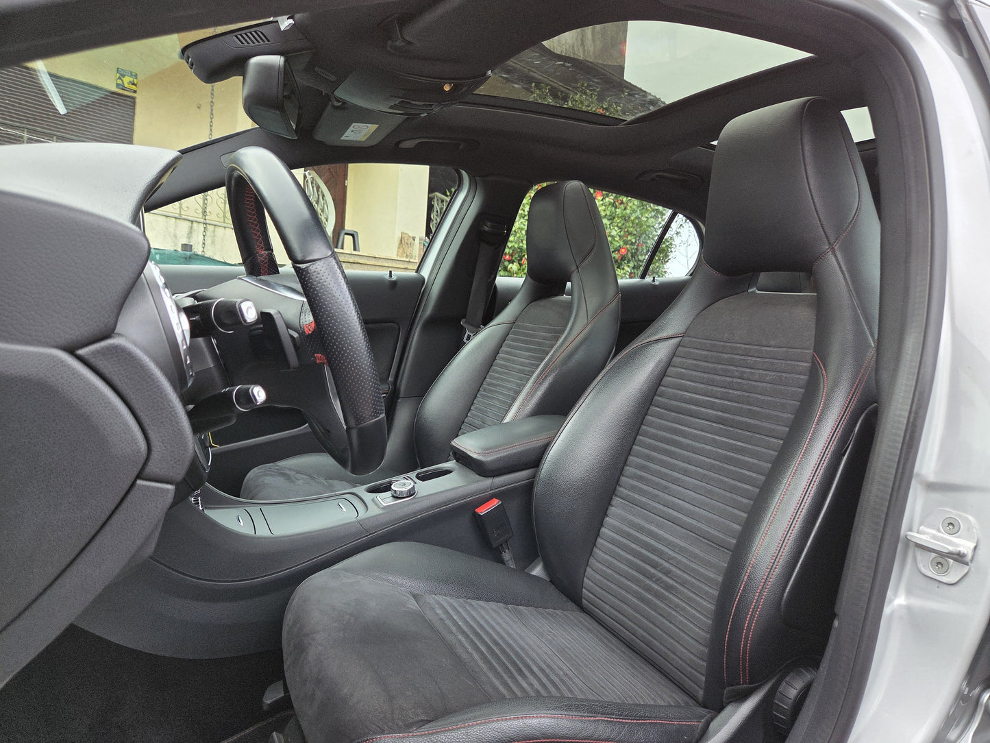 MERCEDES GLA 200d 7G-TRONIC AMG LINE