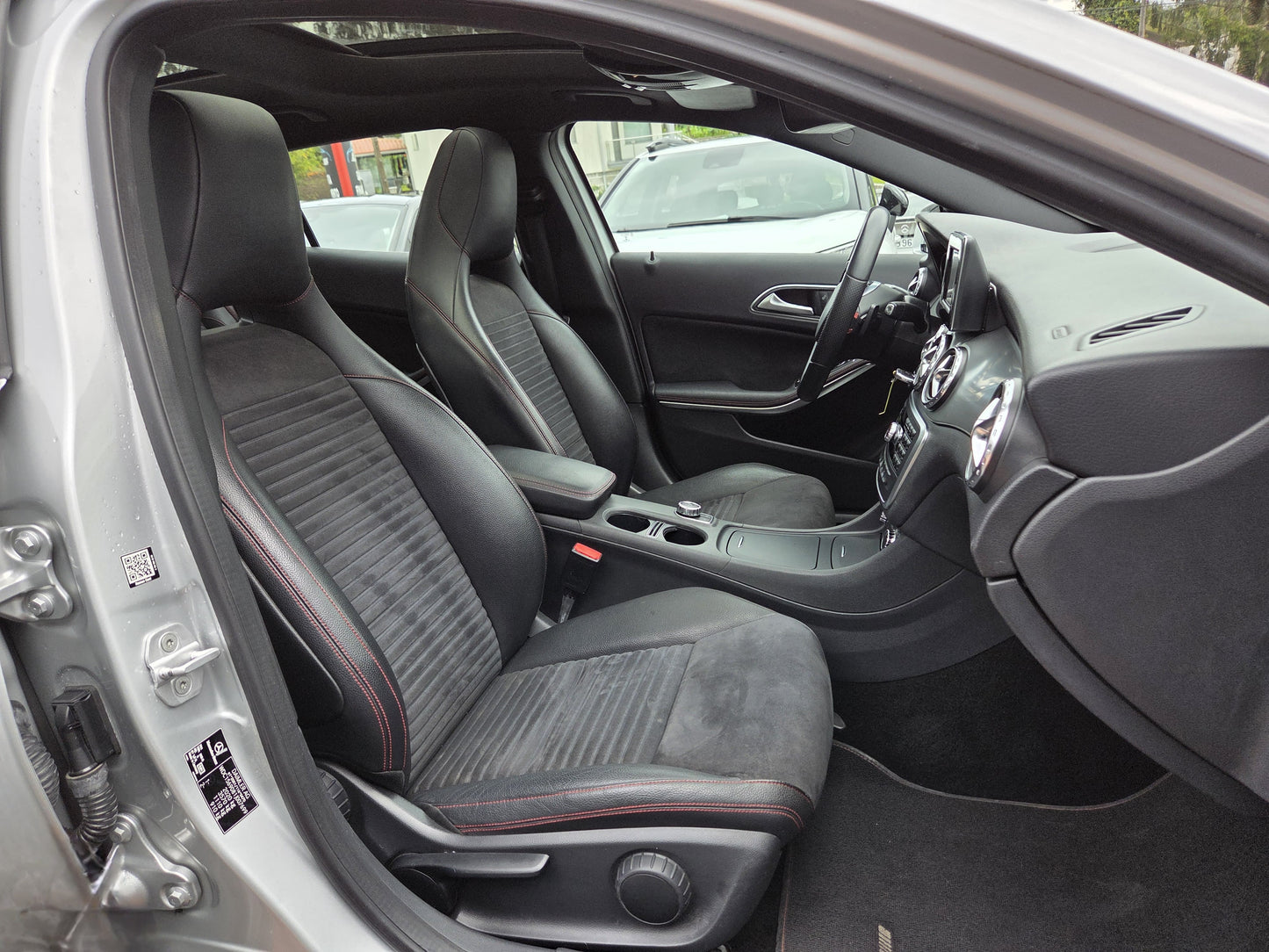 MERCEDES GLA 200d 7G-TRONIC AMG LINE