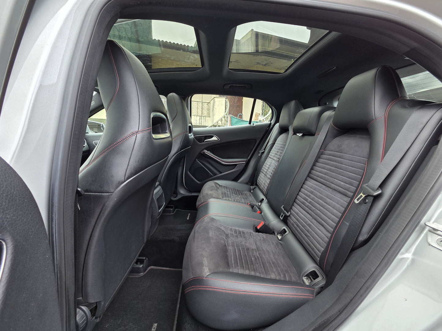 MERCEDES GLA 200d 7G-TRONIC AMG LINE