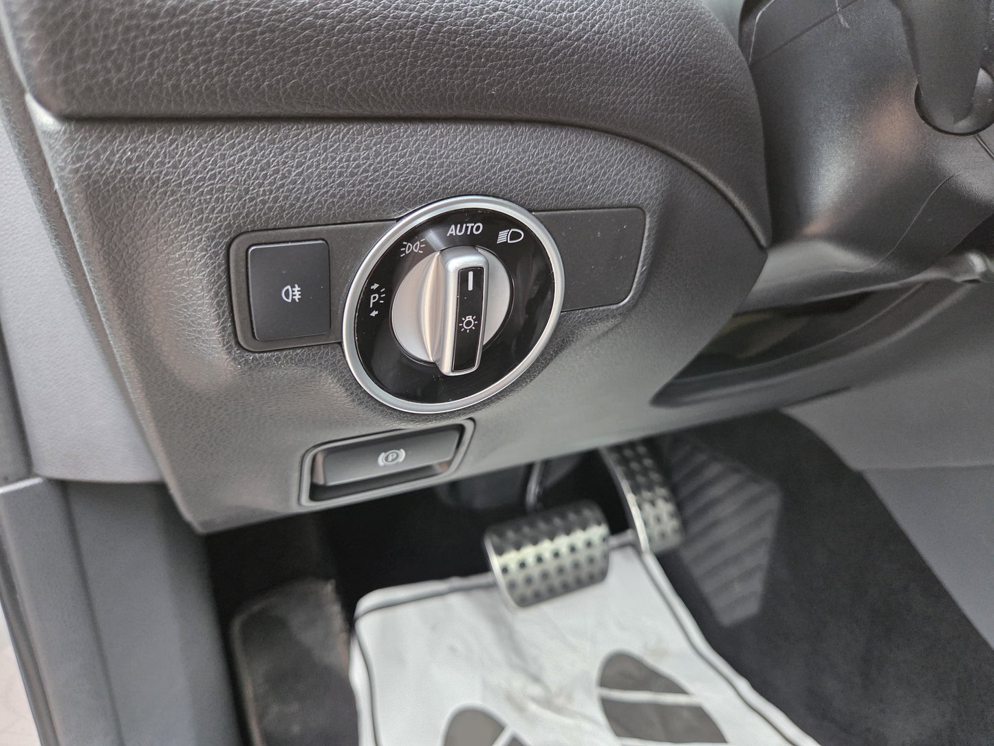 MERCEDES GLA 200d 7G-TRONIC AMG LINE