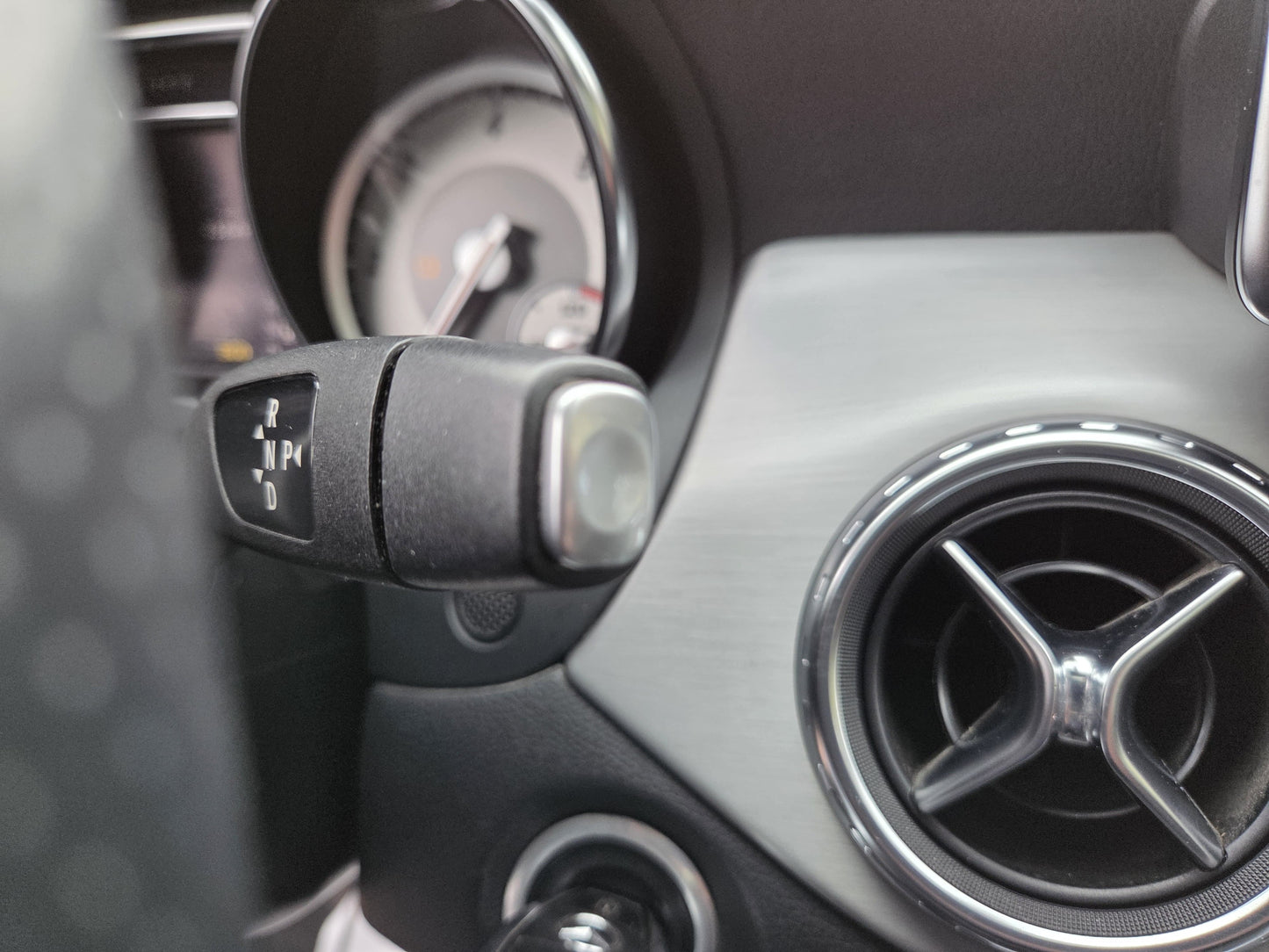 MERCEDES GLA 200d 7G-TRONIC AMG LINE