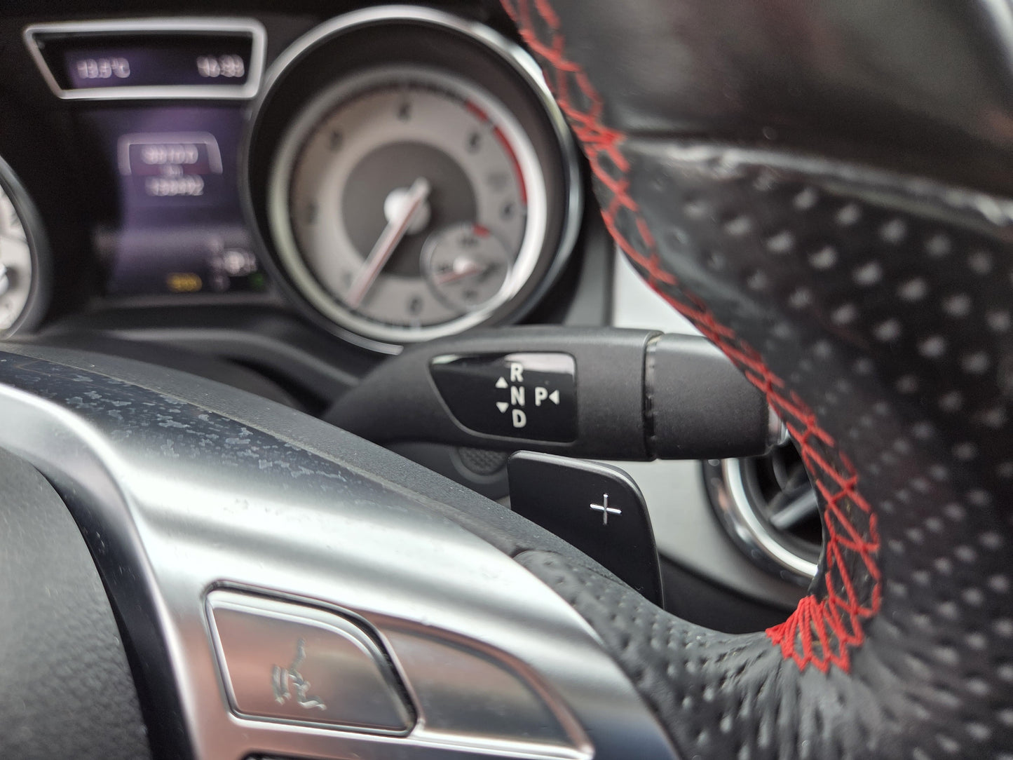 MERCEDES GLA 200d 7G-TRONIC AMG LINE