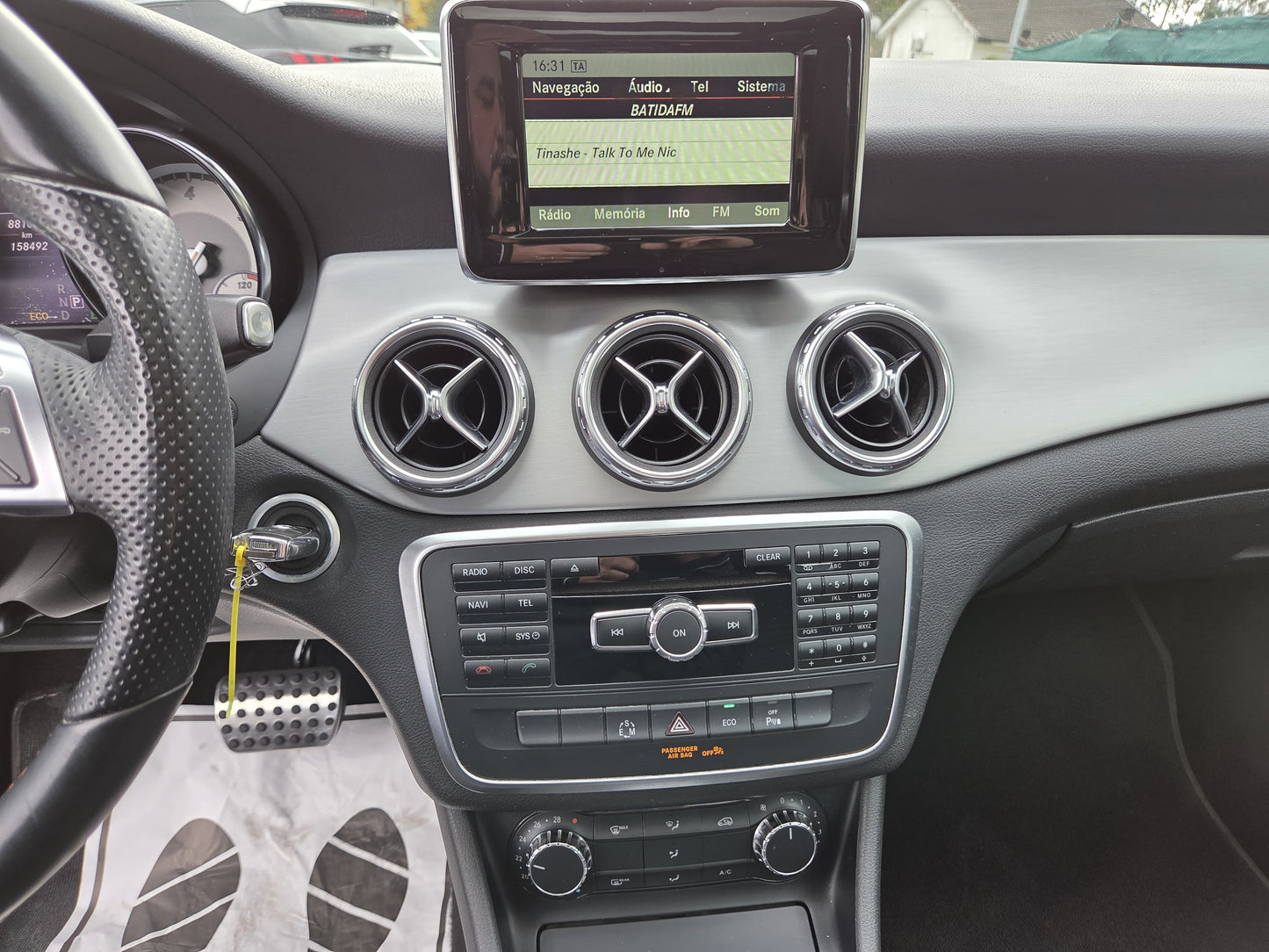 MERCEDES GLA 200d 7G-TRONIC AMG LINE