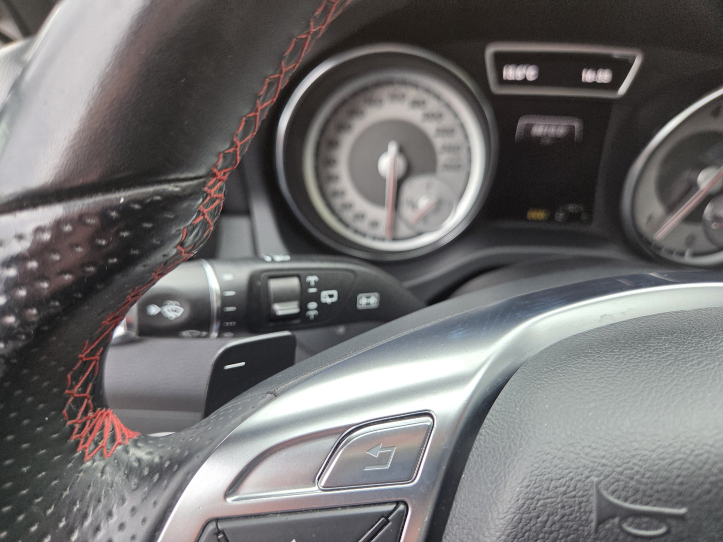 MERCEDES GLA 200d 7G-TRONIC AMG LINE