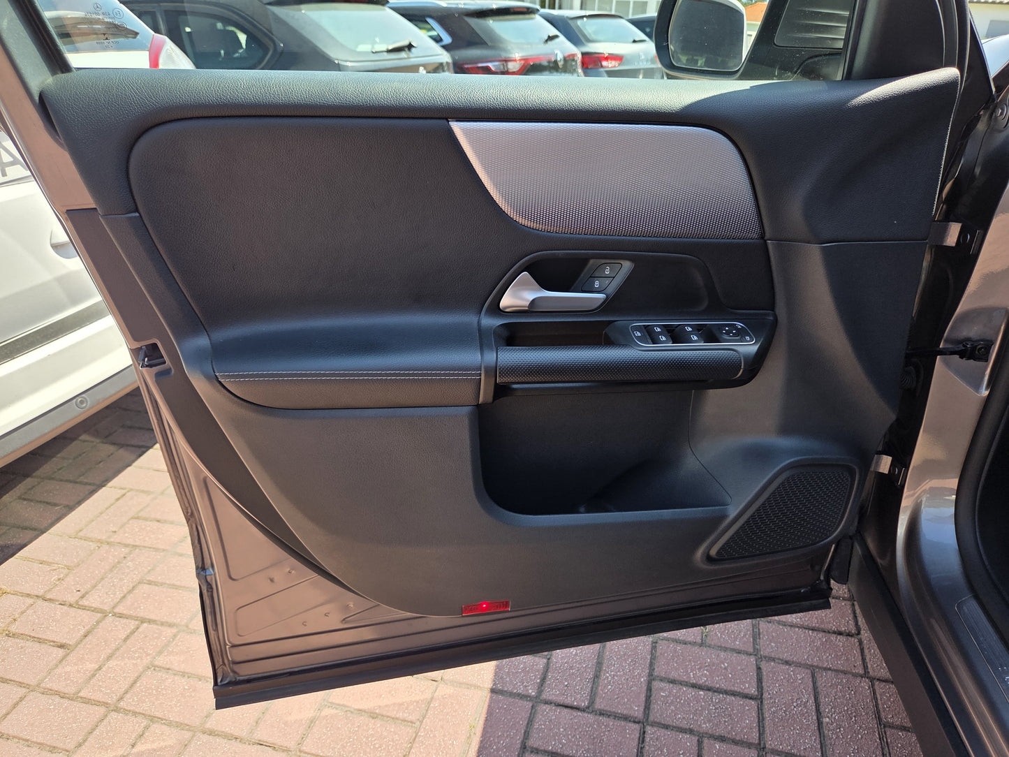 MERCEDES GLB 2023