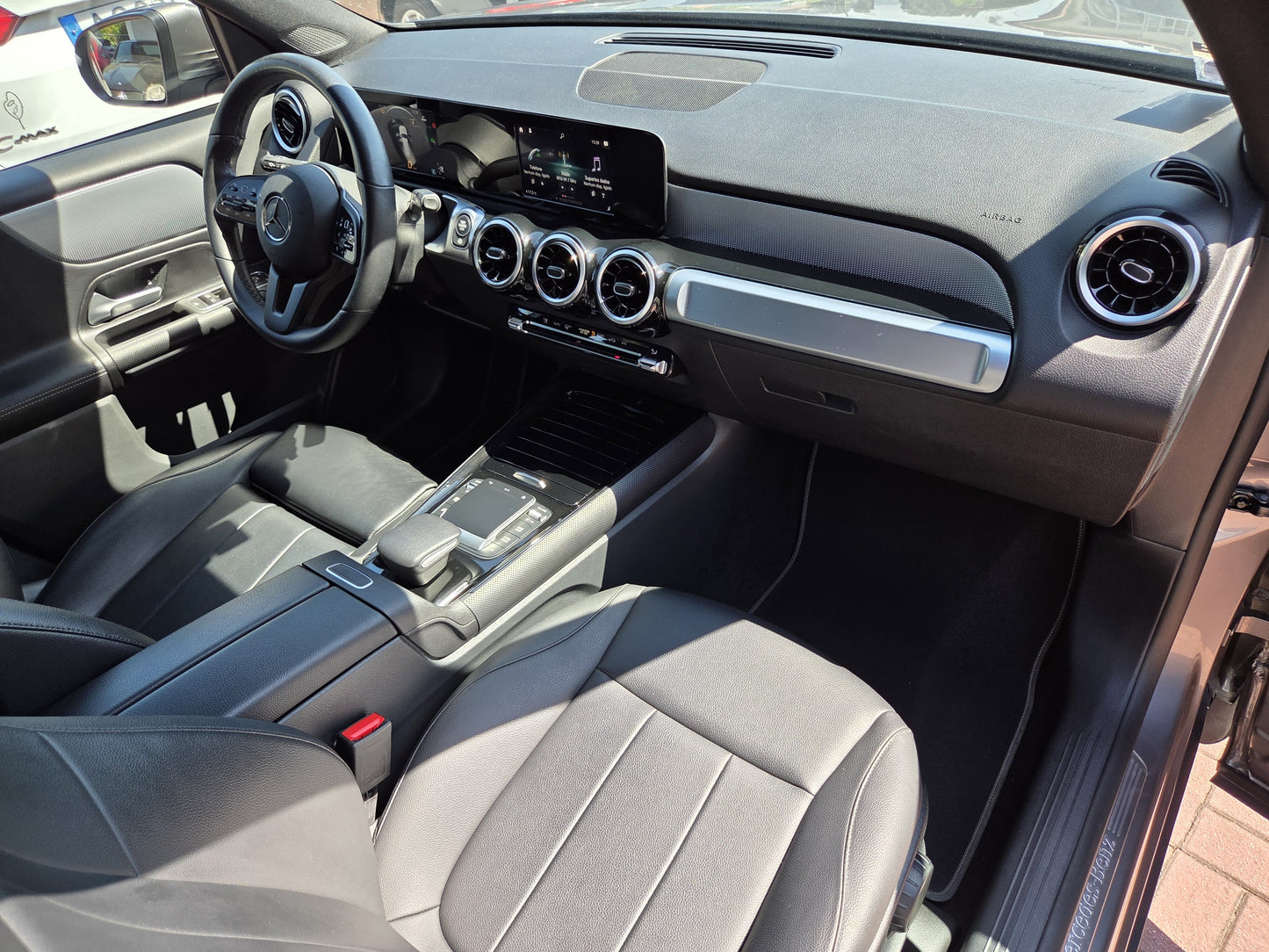 MERCEDES GLB 2023