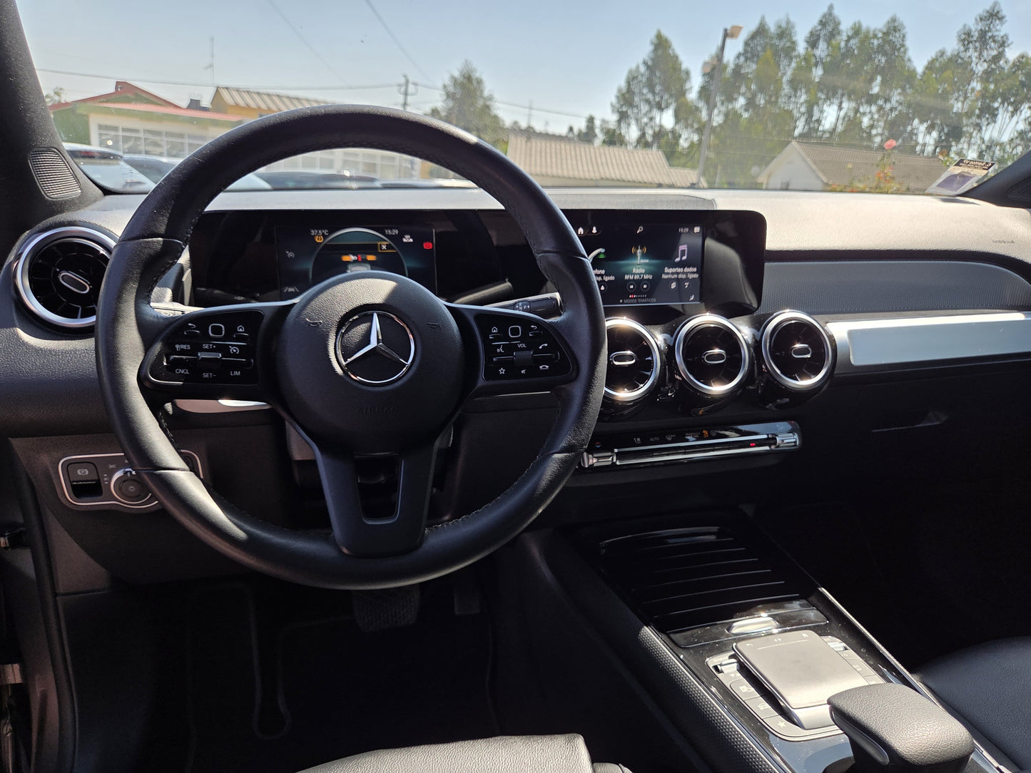 MERCEDES GLB 2023