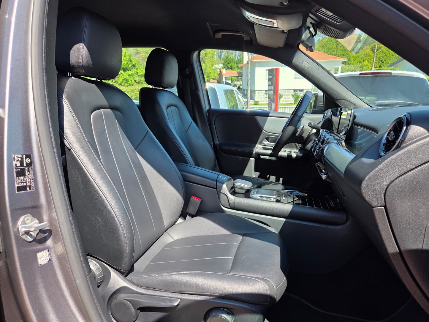 MERCEDES GLB 2023