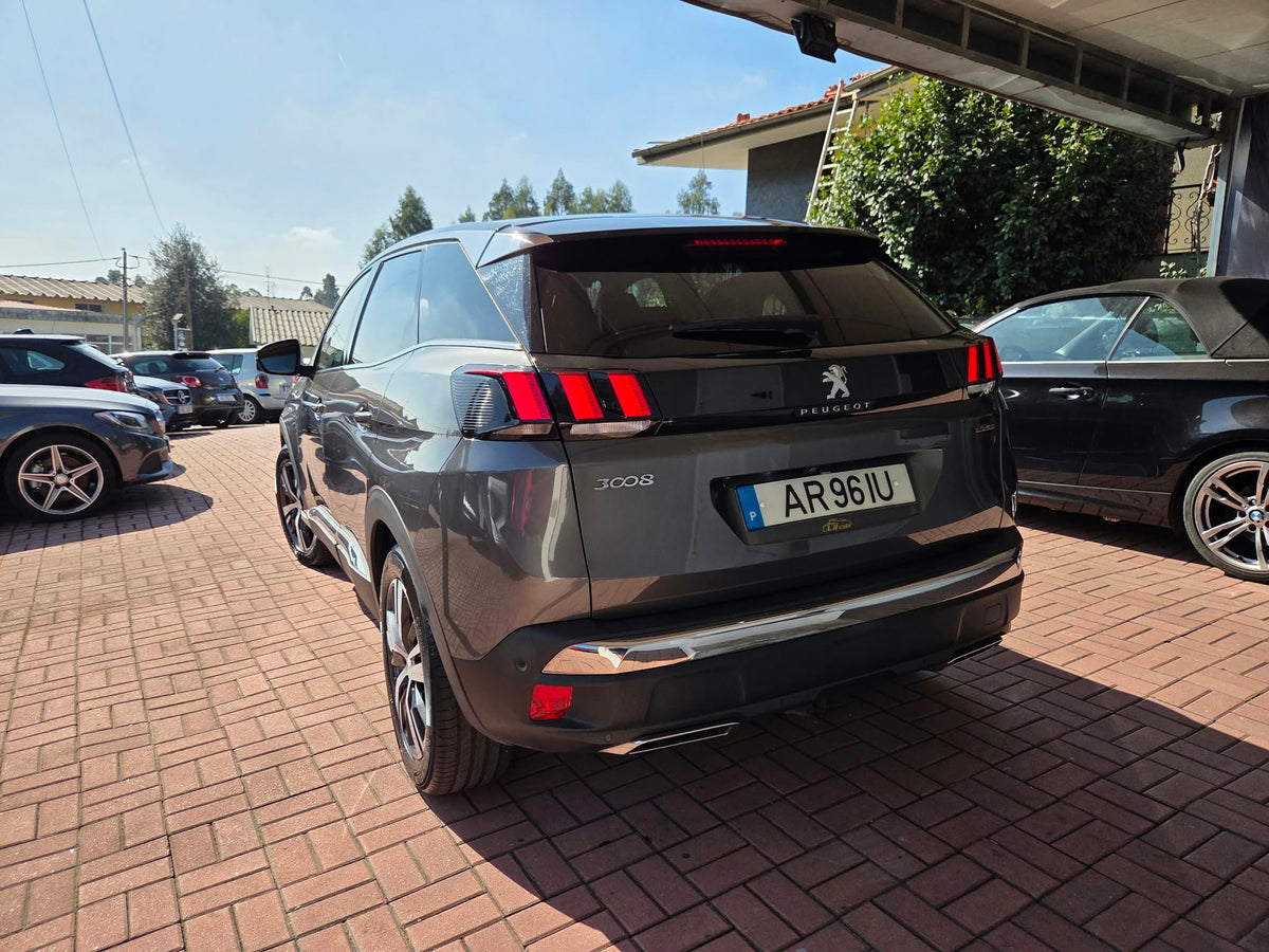 PEUGEOT 3008 GT LINE EAT8