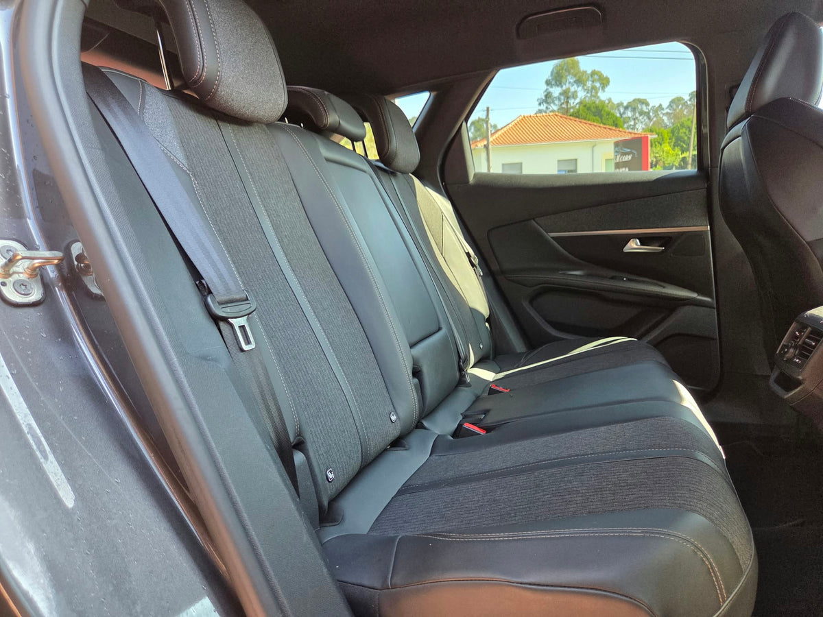 PEUGEOT 3008 GT LINE EAT8